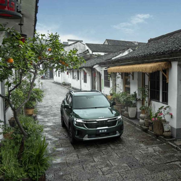 KIA Seltos 2023 1.5L CVT Premium Edition gallery5