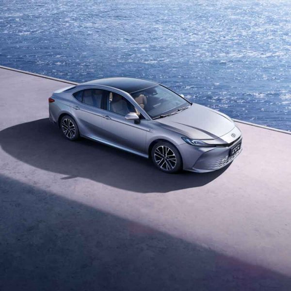 Toyota New Camry 2024 2.0HGVP Luxury Edition Front Three-Quarter right