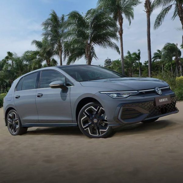 Volkswagen Golf 2025 300TSI R-LINE side