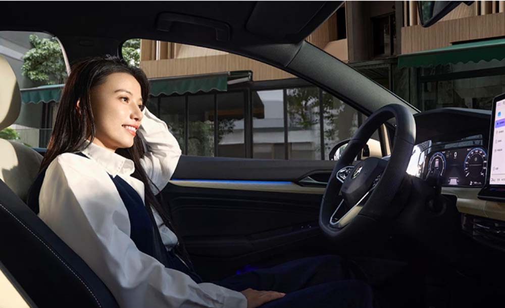 Volkswagen Golf 2025 Floating Design Digital Cockpit