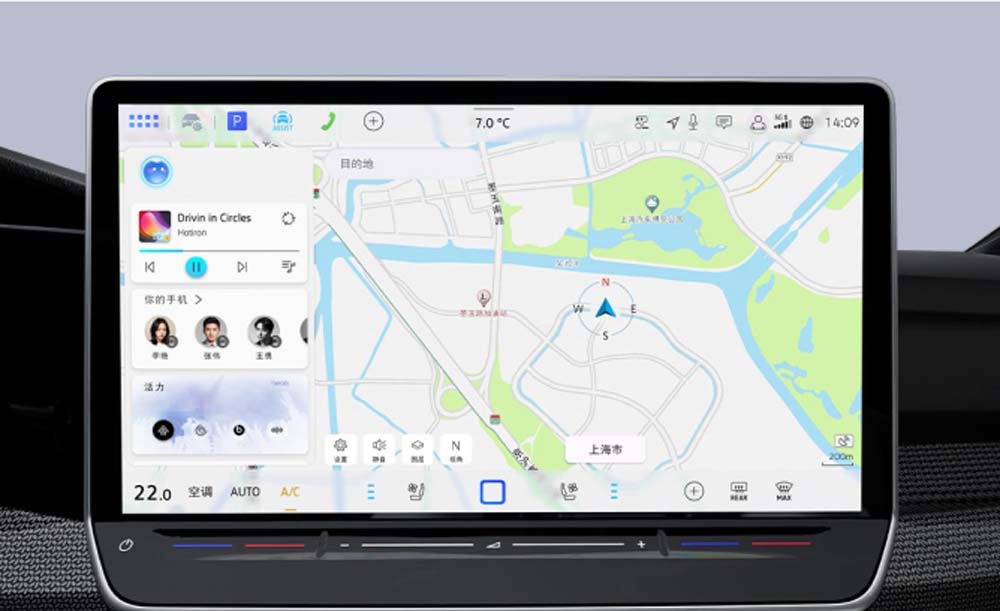 Volkswagen Golf 2025 Standard Connected Services