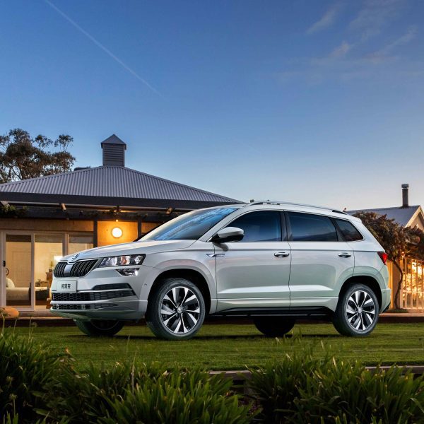 Skoda Karoq 2025 TSI280 Luxury Edition Front Three-Quarter