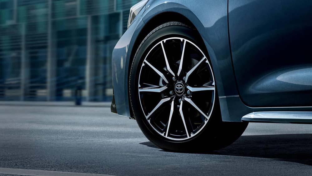 Toyota Levin 17-inch Cool Dual-tone Alloy Wheels