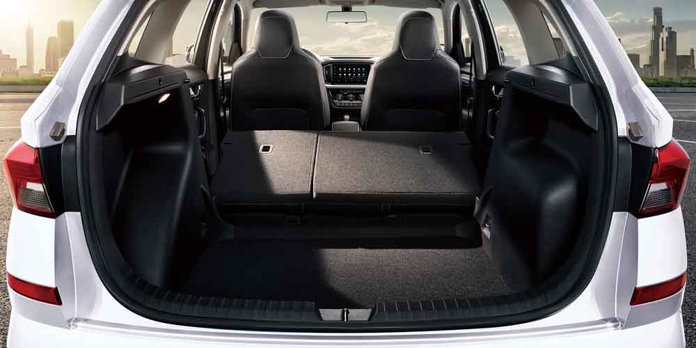Skoda Kamiq expandable through-load luggage compartment
