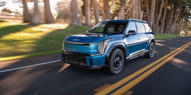 Kia EV9 Rolling Shot