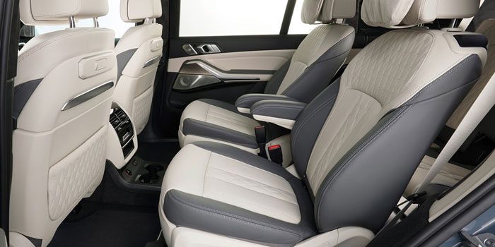 2025 BMW X7 xDrive40i rear seats