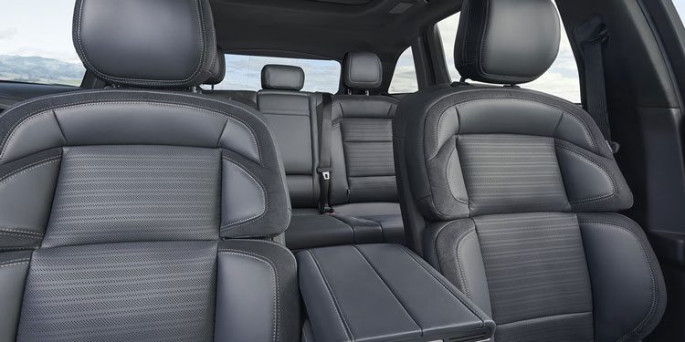 2025 Lincoln Nautilus Seating Space