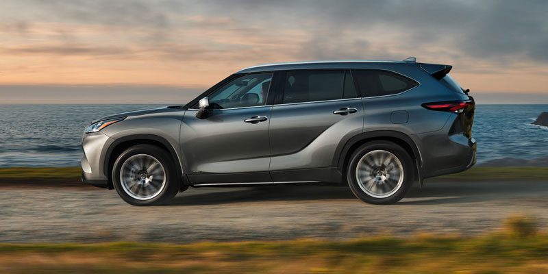 2025 Toyota Highlander Profile Shot