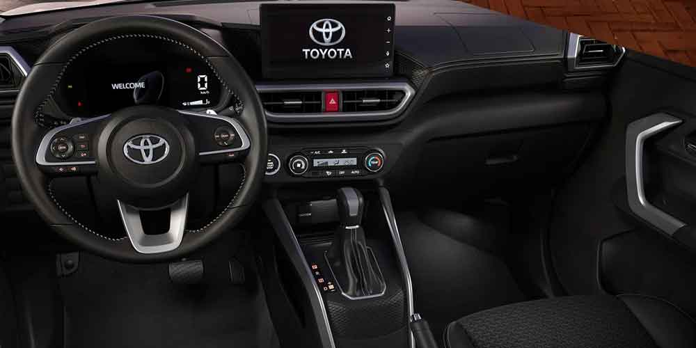 Toyota Raize driver's perspective