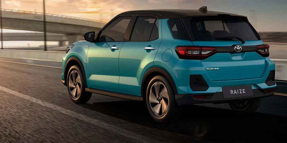 Toyota Raize rolling shot