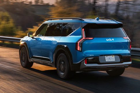 2026 Kia EV9 Rear Three-Quarter