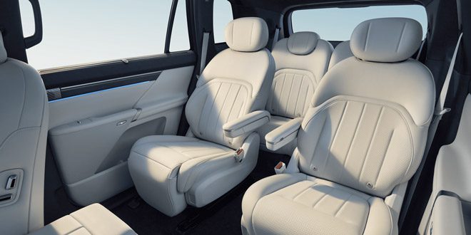 Dongfeng eπ008 Second row seats