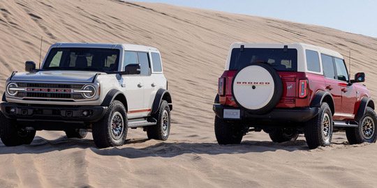 2026 Ford Bronco in two different paint colors