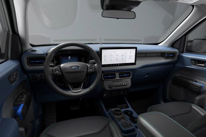 Interior view of the 2025 Ford Maverick Lobo