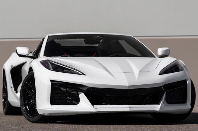 Used 2024 Chevrolet Corvette Z06 Front Elevation