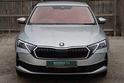 Used 2025 Škoda Octavia Hatch Front Elevation