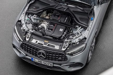 2025 Mercedes-AMG GLC 63 SE PERFORMANCE engine compartment