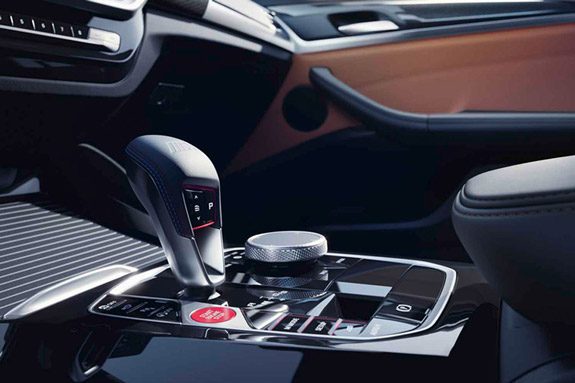 BMW X3 M gear selector and physical buttons