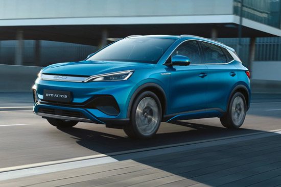 BYD ATTO 3 Rolling Shot