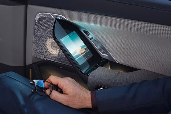 2026 BMW i7 door handle screen