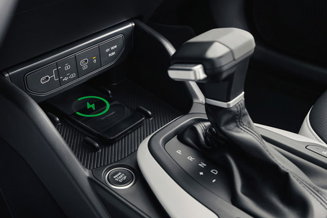 Charging port and gear shift lever of the 2026 Kia K4 sedan
