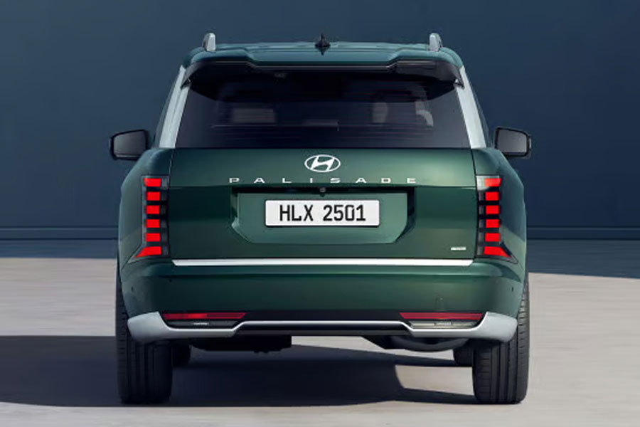 Rear view of the 2026 Hyundai Palisade Hybrid